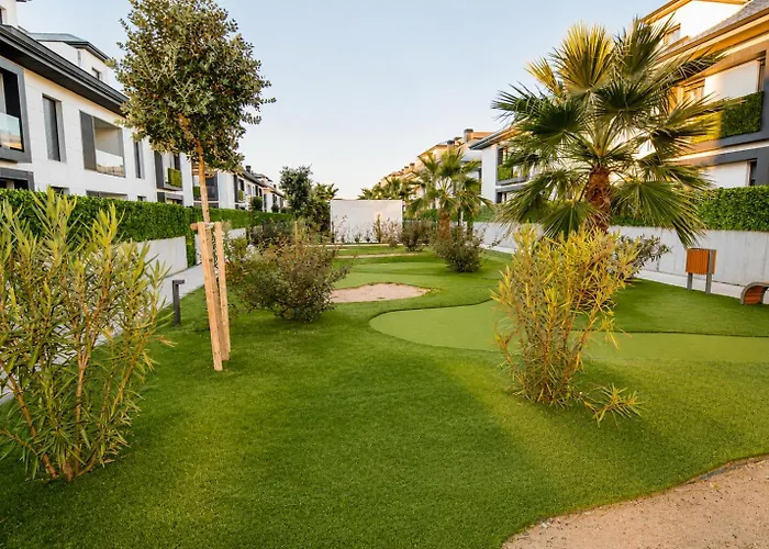 Ático de lujo con piscina y mini golf en la playa