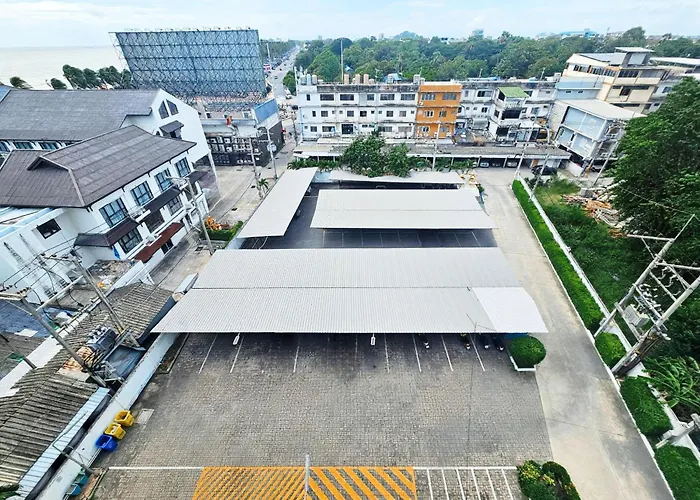 The Beach Bangsaen Condo 327/30