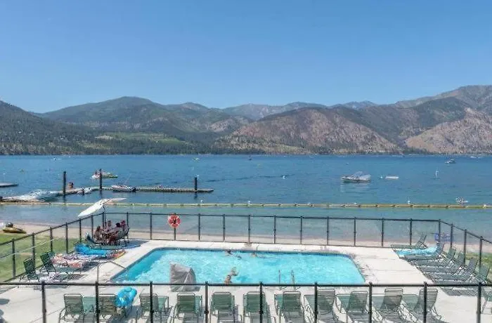 Wapato Point Resort