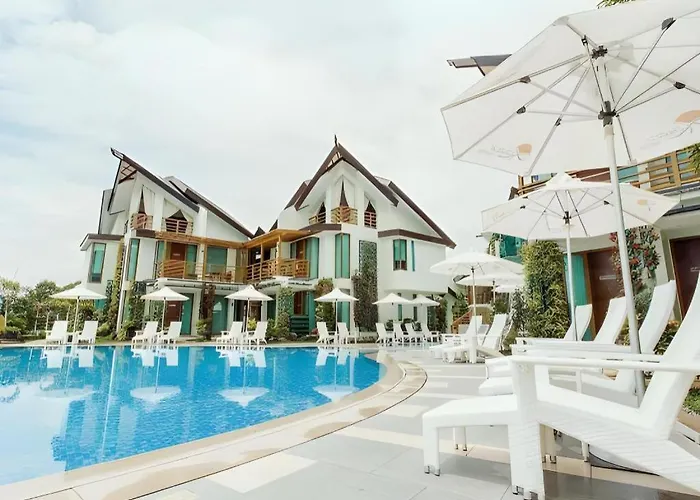 Acuatico Beach Resort & Hotel