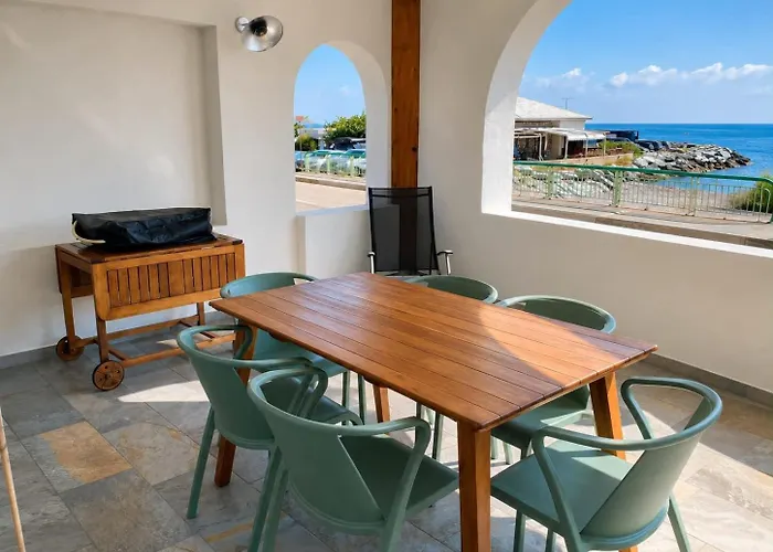appartement climatise face a la plage