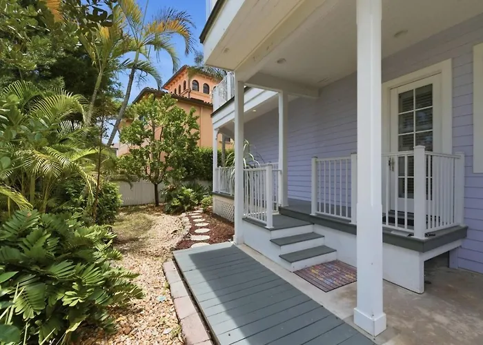 4Br Ocean View Home. Steps Away From Juno Beach!