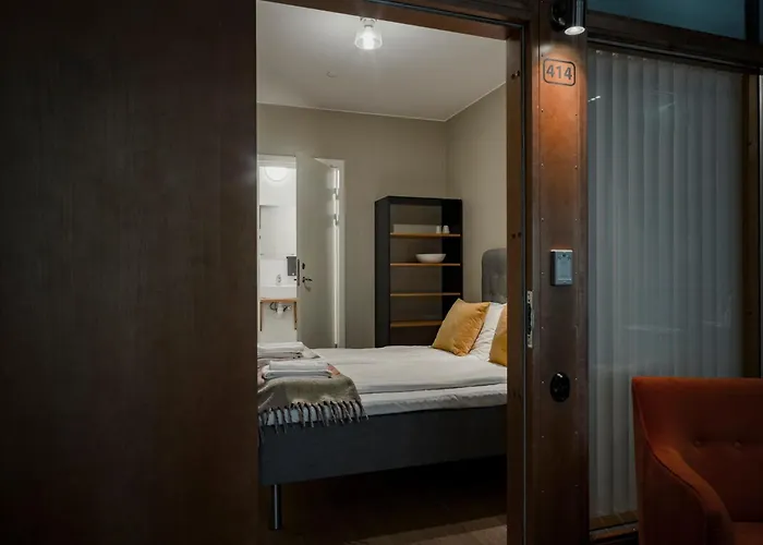 Are Hostel