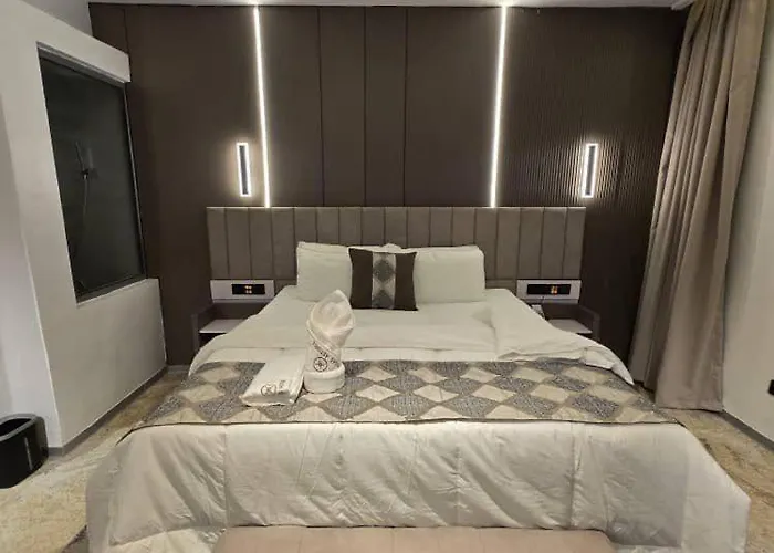 Vegas Astoria Hotel And Suites