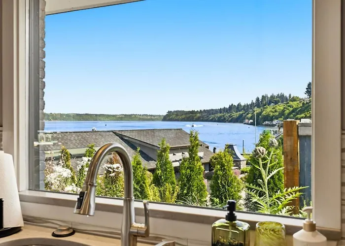 Luxury Waterfront Home Walk To Downtown Gig Harbor