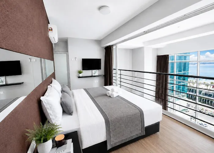 Full Seaview 2Br Duplex Loft Maritime Suites George Town 0705