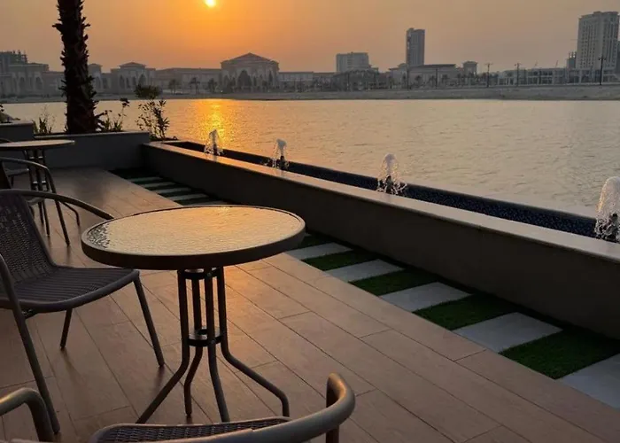 2Brseaviewmaster Bathtub And Balcony