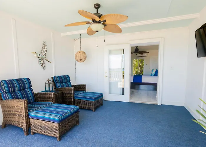 Coconut Palm Inn