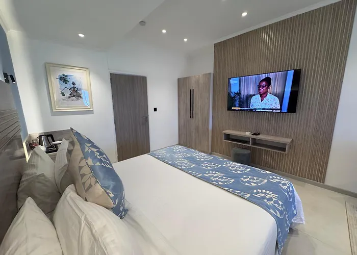 Crown Beach Hotel Seychelles