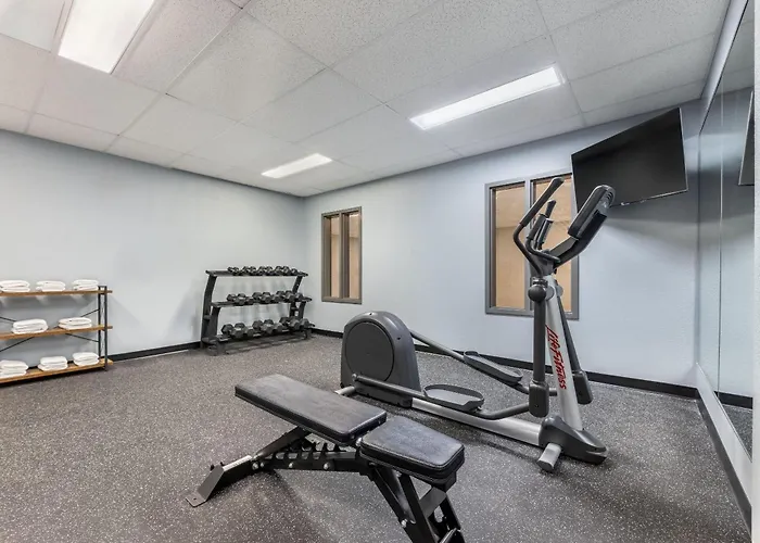 Days Inn & Suites By Wyndham Thunder Bay