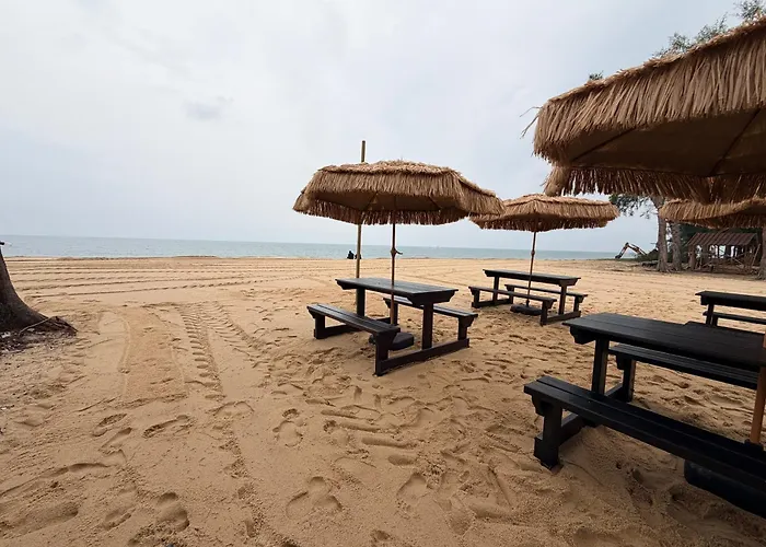 The Beach View Penarik By Haziela