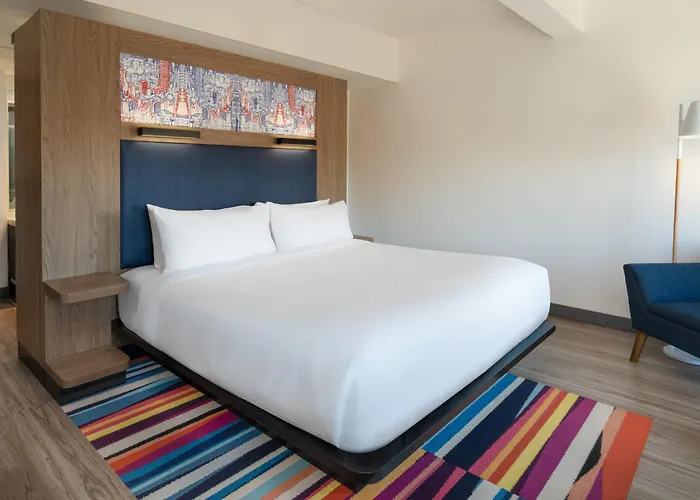 Aloft By Marriott New York Laguardia Airport