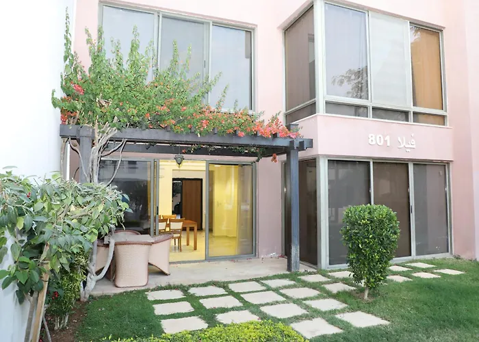 Public Security Hotel & Chalets