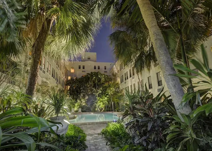 Hemingway Suites At Palm Beach Hotel Island