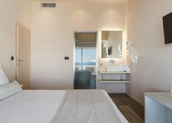 Alexandra Beach Resort & Spa