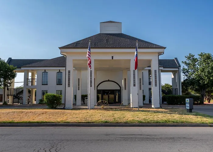 Days Inn By Wyndham Granbury
