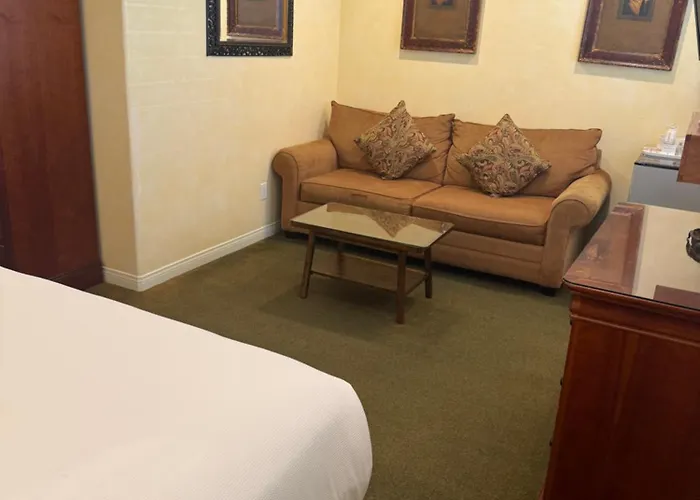Castillo Inn At The Beach