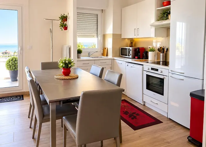 Appartement, vue mer à 150m de la plage
