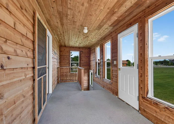 Birchwood Lodge