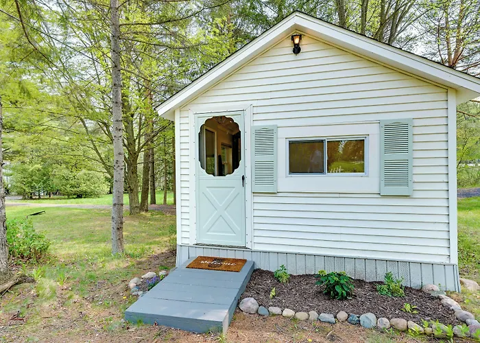 Beachy Palms Cottage On Lake Huron W/ Hot Tub!