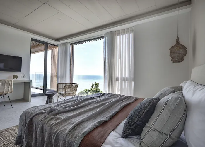 Umani Hotel - Free Beach - Free Parking