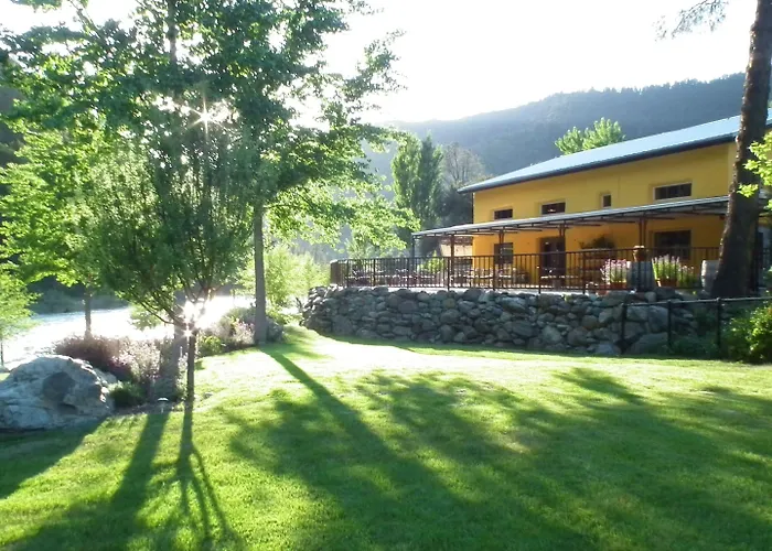 Strawhouse Resorts
