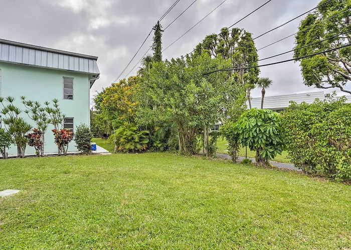 Cozy West Palm Beach Condo: 1 Block To Shore!