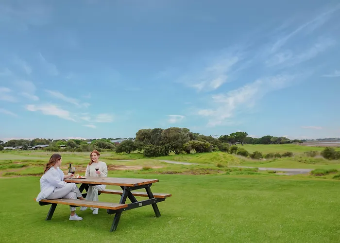 13Th Beach Golf Lodges