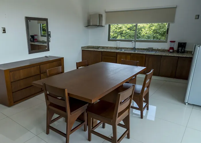 La Loma Suites