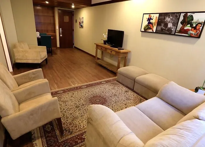 Tri Hotel