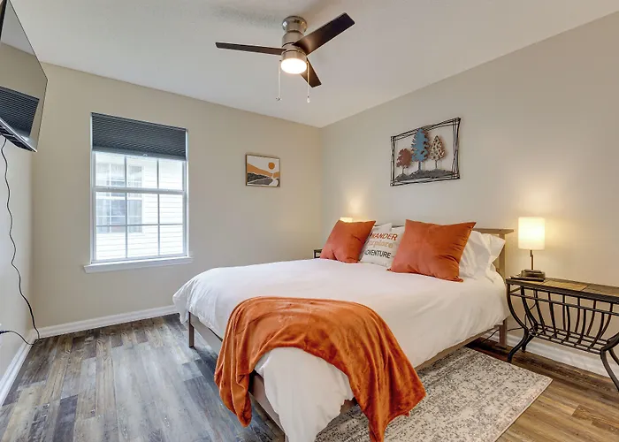 Charming Biloxi Vacation Rental Near Beach!