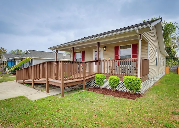 Charming Biloxi Vacation Rental Near Beach!