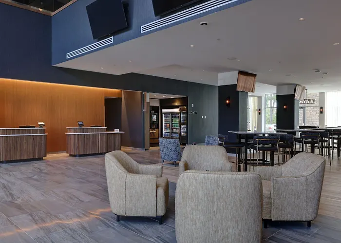 Courtyard By Marriott Iowa City University Heights
