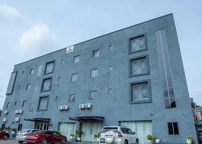 Romeneo Grand Royal Hotel