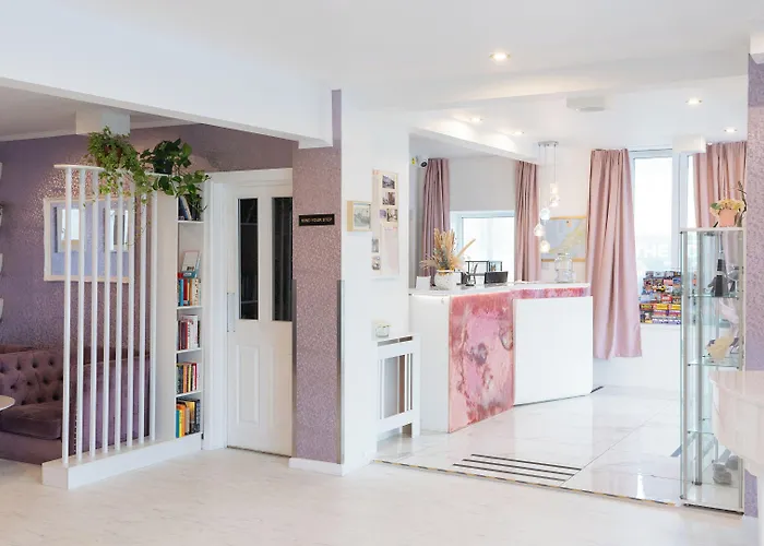 Oyo Newquay Beach Hotel
