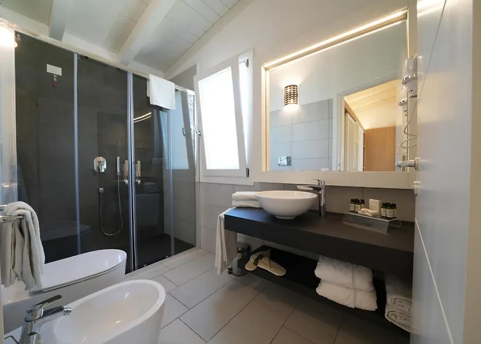 Limone Beach Resort