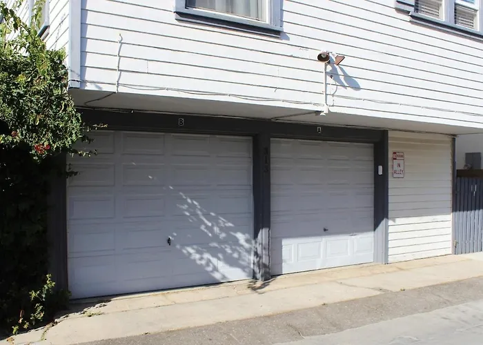 313 E Bay Ave B