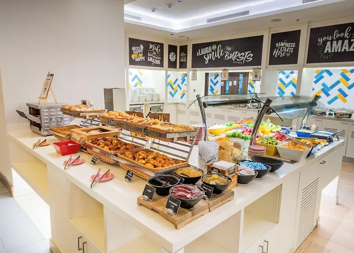 Hotel Hampton By Hilton Dubai Airport