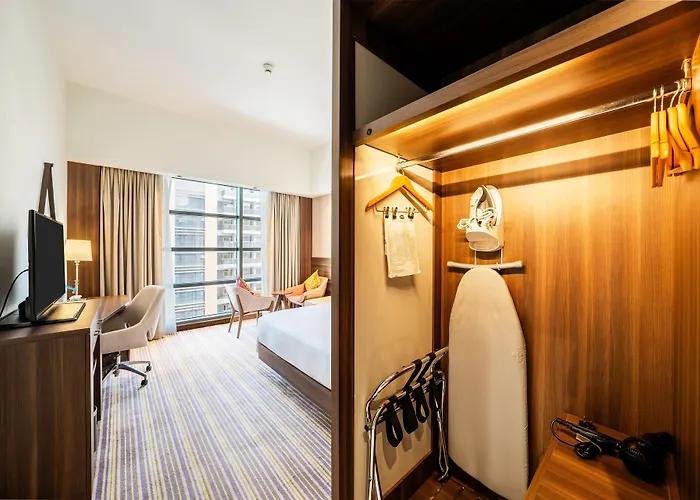 Hotel Hampton By Hilton Dubai Airport