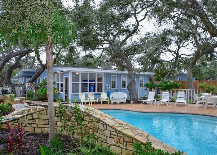 D&R Pelican Bay Resort