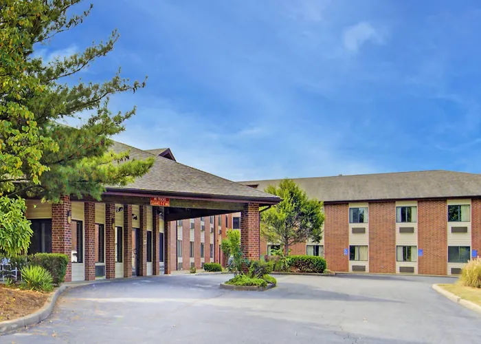 Amerihost Inn & Suites Fulton