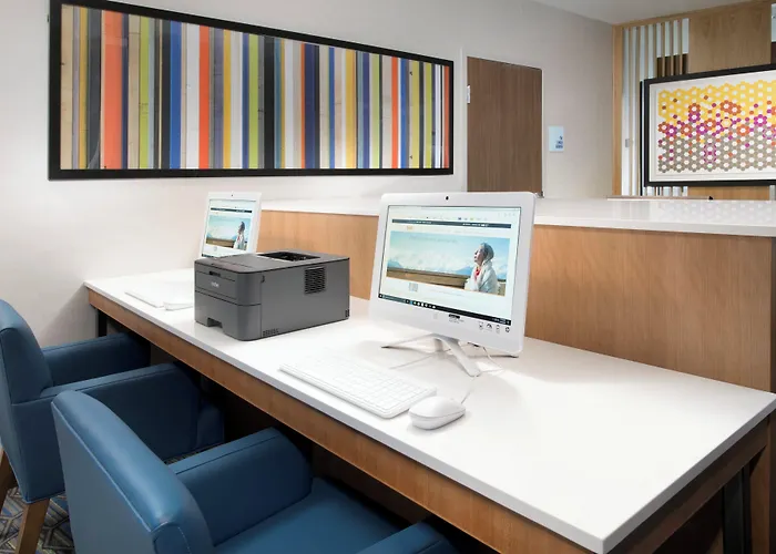 Holiday Inn Express & Suites San Antonio North-Windcrest By Ihg