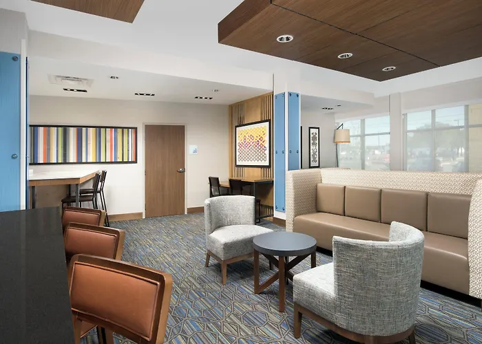 Holiday Inn Express & Suites San Antonio North-Windcrest By Ihg