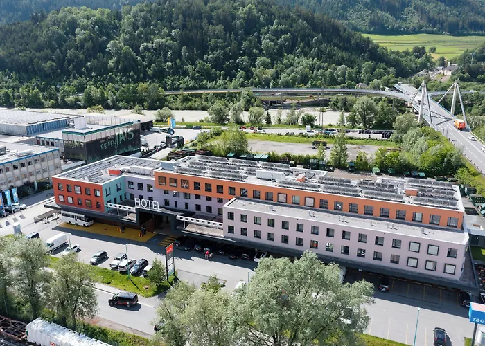 Hwest Hotel