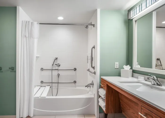 Home2 Suites By Hilton Milwaukee Airport