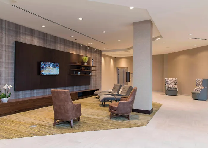 Courtyard By Marriott Holland Downtown