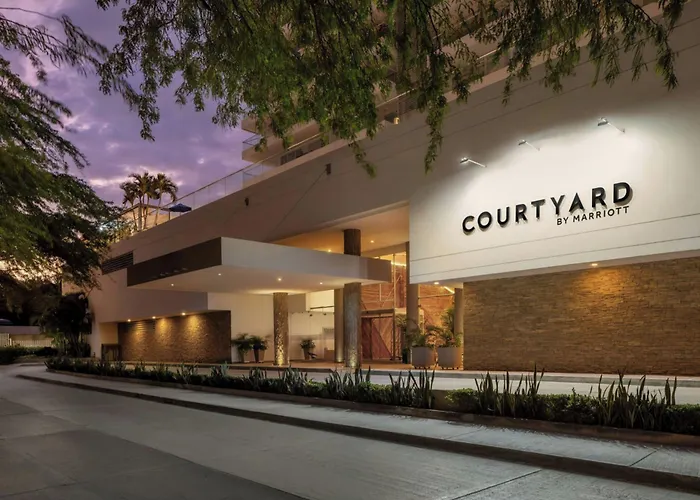 Courtyard By Marriott Santa Marta Resort