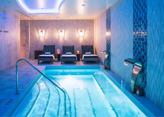 124 On Queen Hotel & Spa