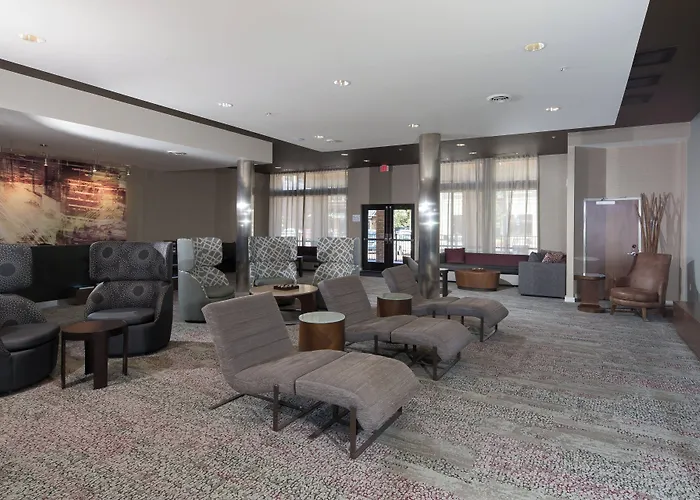 Courtyard By Marriott Bay City