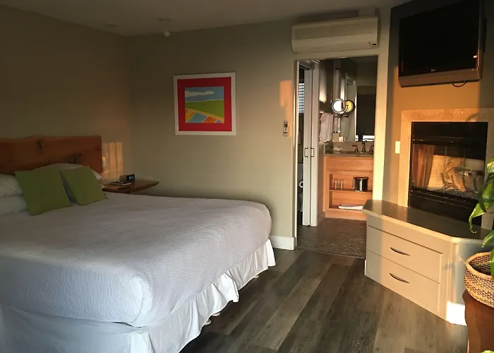 Cambria Shores Inn